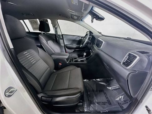Used 2022 Kia Sportage LX w/ LX FWD Value Edition Package image 12