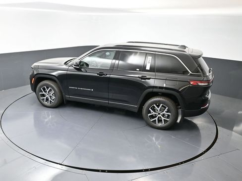New 2025 Jeep Grand Cherokee Limited w/ Luxury Tech Group II image 31