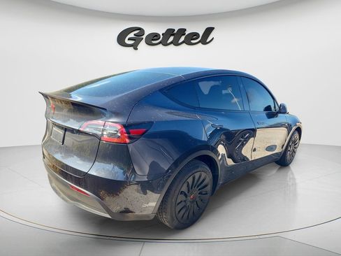 Used 2024 Tesla Model Y Long Range image 3