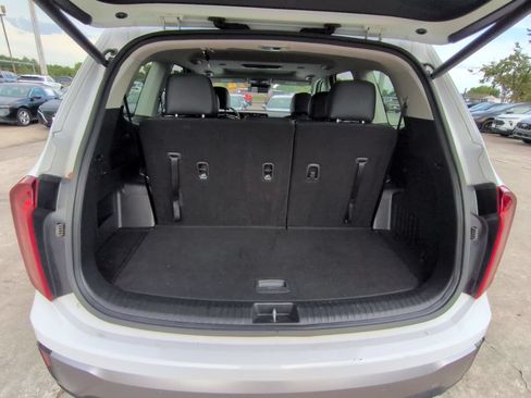 Used 2025 Kia Telluride S FWD image 28