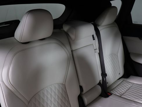 Used 2019 INFINITI QX50 Essential w/ Sensory Package image 37