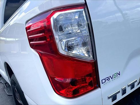 Used 2022 Nissan Titan SV RWD image 31