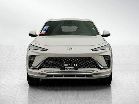 New 2026 Buick Envista Avenir image 2