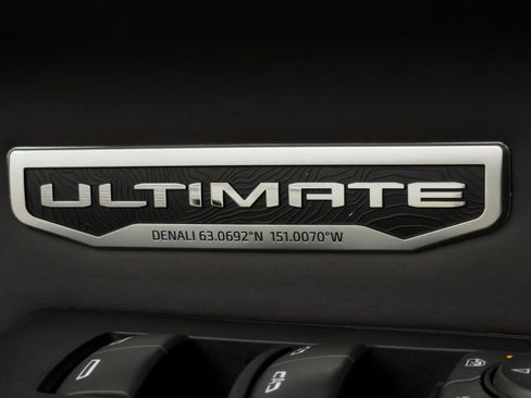 Used 2023 GMC Sierra 1500 Denali Ultimate image 8