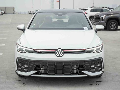 New 2026 Volkswagen GTI SE image 2
