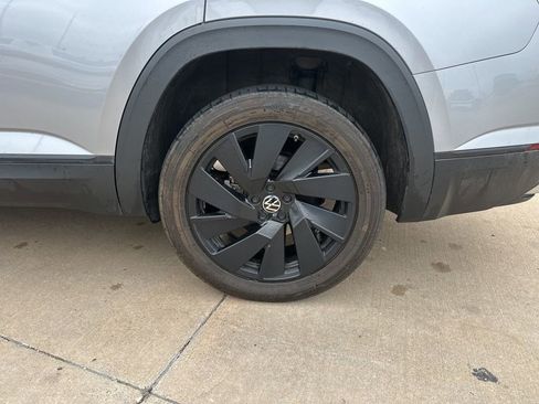 Used 2024 Volkswagen Atlas SE w/ Black Wheel Package AWD/4WD image 8