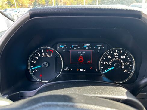 Used 2020 Ford F150 Lariat image 11