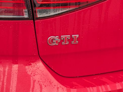 Used 2016 Volkswagen GTI SE w/ Driver Assistance Package image 26