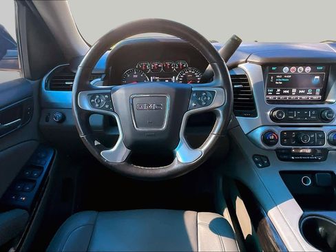 Used 2017 GMC Yukon XL SLT w/ Premium Edition RWD image 6