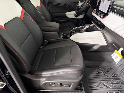 Certified 2024 GMC Canyon AT4X w/ AT4X AEV Edition AWD/4WD image 11