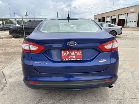 Used 2015 Ford Fusion SE FWD image 4