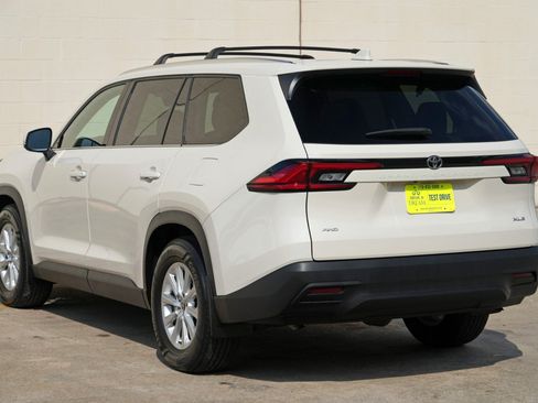 Used 2024 Toyota Grand Highlander AWD image 51