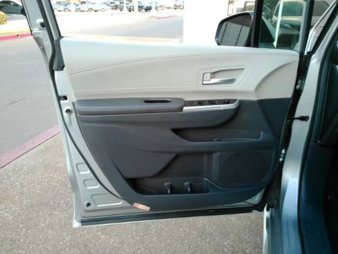 Used 2024 Toyota Sienna XLE image 15