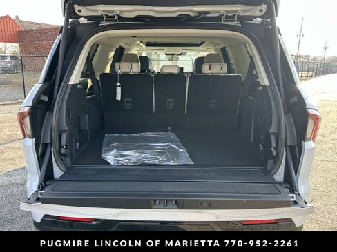 New 2026 Lincoln Navigator L Reserve AWD/4WD image 21