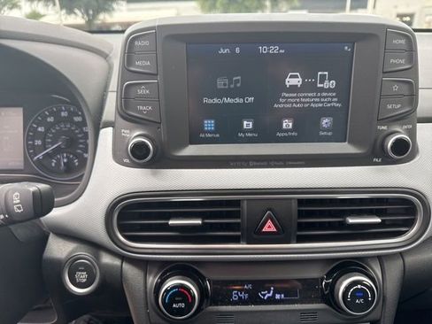 Used 2021 Hyundai Kona Limited w/ Cargo Package FWD image 3