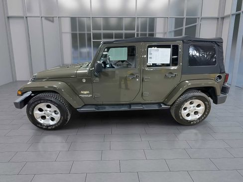 Used 2015 Jeep Wrangler Unlimited Sahara w/ Connectivity Group image 5