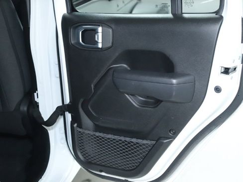 Used 2025 Jeep Wrangler Sport S image 31