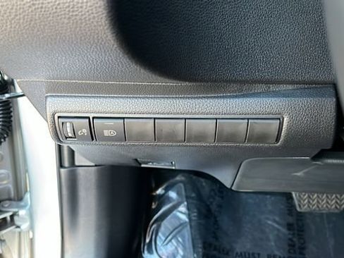 Used 2025 Toyota Corolla SE image 8