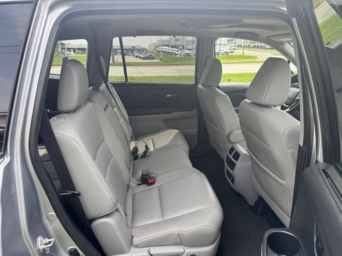 Used 2017 Honda Pilot Touring image 13