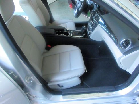 Used 2013 Mercedes-Benz C 350 Sport image 22