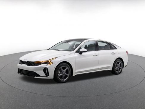 Used 2025 Kia K4 FWD image 3