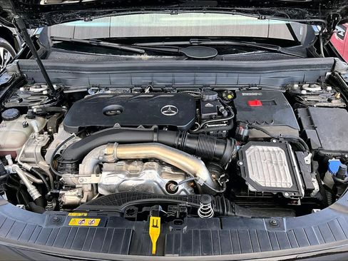 Used 2025 Mercedes-Benz GLB 250 image 30