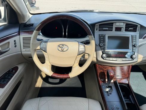Used 2011 Toyota Avalon Limited FWD image 18