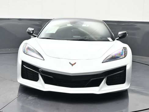 Used 2025 Chevrolet Corvette Z06 RWD image 9