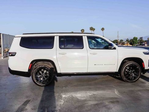 New 2026 Jeep Grand Wagoneer L Limited AWD/4WD image 13
