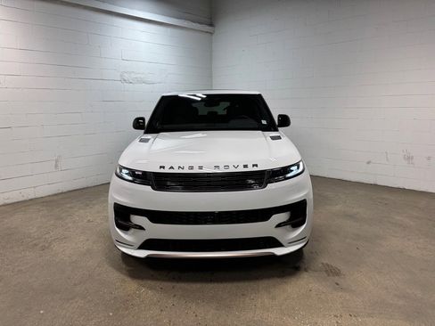 New 2025 Land Rover Range Rover Sport Dynamic SE image 3
