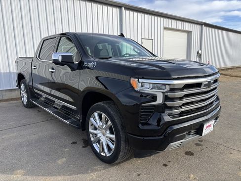 Used 2023 Chevrolet Silverado 1500 High Country image 3