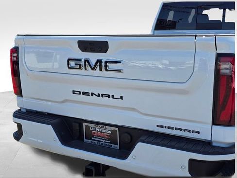New 2026 GMC Sierra 3500 Denali w/ Denali Reserve Package AWD/4WD image 13