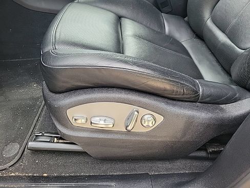 Used 2020 Porsche Macan AWD/4WD image 33