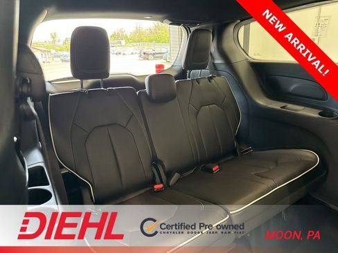 Used 2026 Chrysler Pacifica Limited w/ S Appearance Package image 12