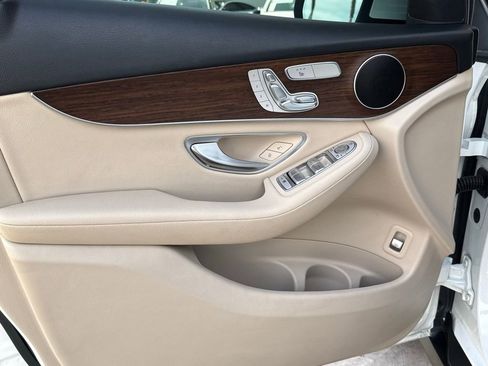 Certified 2022 Mercedes-Benz GLC 300 w/ Premium Package Lite image 18