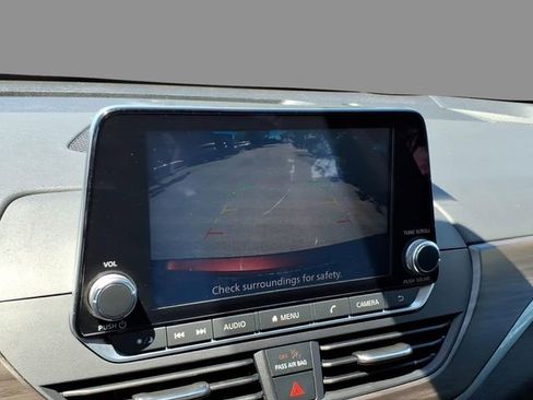 Used 2024 Nissan Altima 2.5 SV FWD image 27