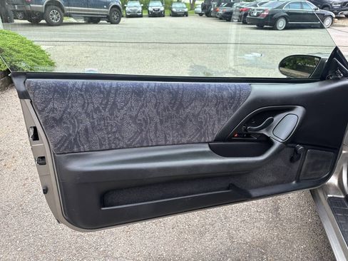 Used 2002 Chevrolet Camaro LT RWD image 17