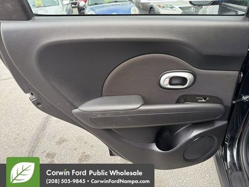 Used 2018 Kia Soul image 27