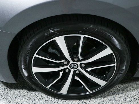 Used 2022 Nissan Maxima SV w/ Floor Mat Group FWD image 11