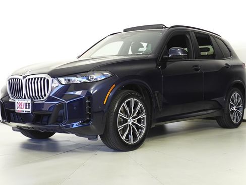 Used 2024 BMW X5 sDrive40i w/ M Sport Package RWD image 2