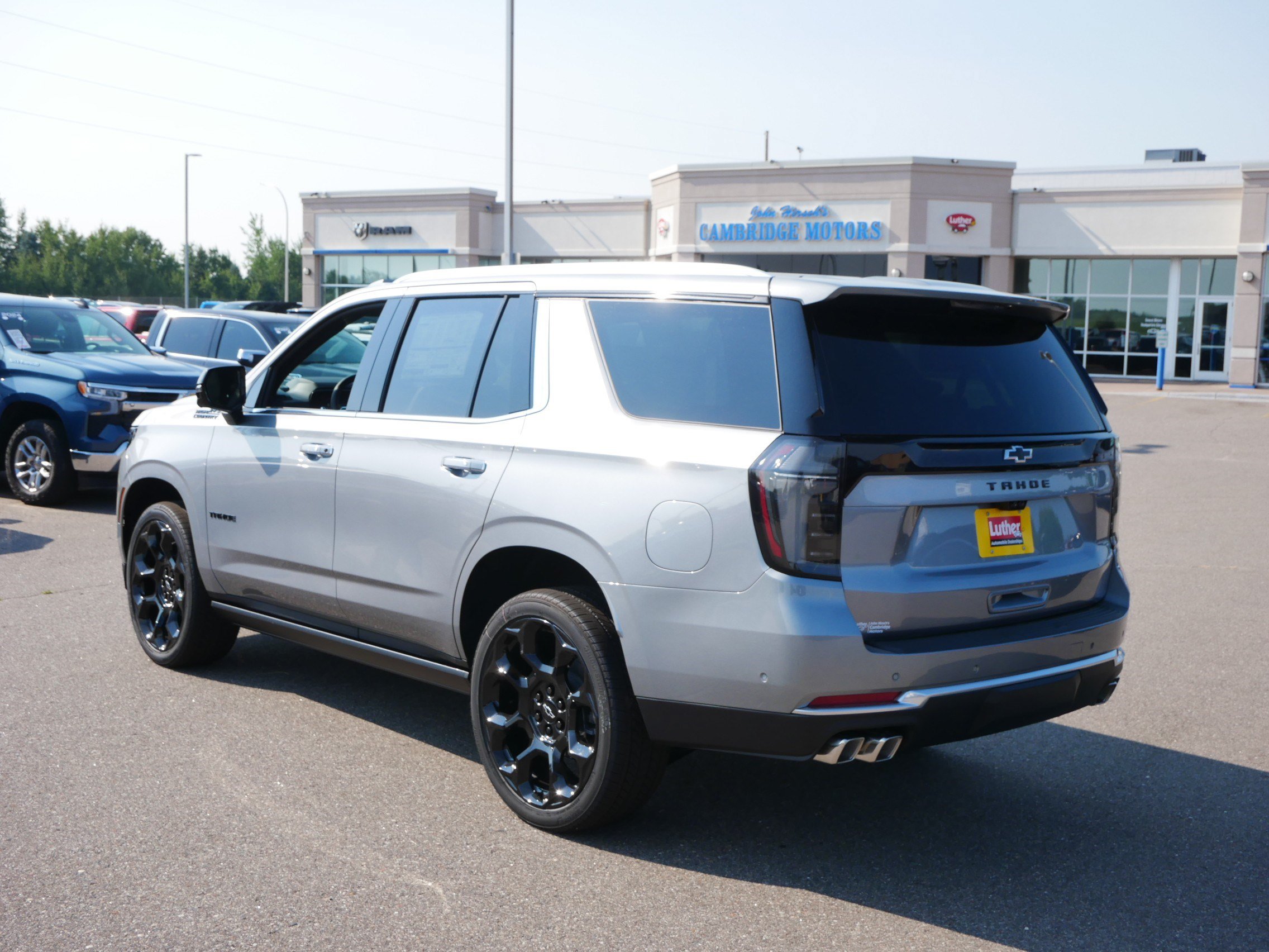 New 2026 Chevrolet Tahoe High Country AWD/4WD image 3