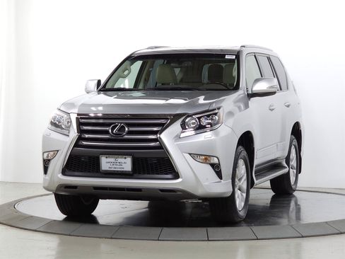 Used 2016 Lexus GX 460 w/ Premium Package AWD/4WD image 3