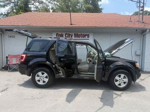 Used 2011 Ford Escape XLT w/ Cargo Pkg FWD image 10