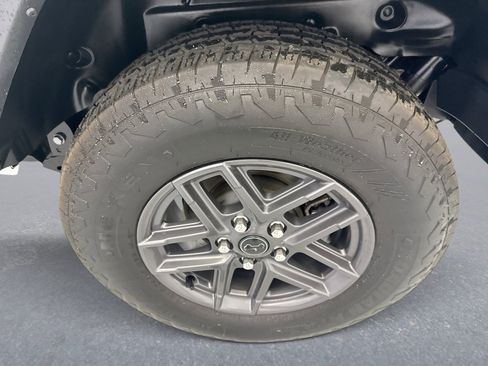 Used 2025 Jeep Wrangler Sport AWD/4WD image 20