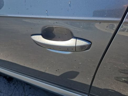 Used 2017 Audi Q7 3.0T Prestige image 10