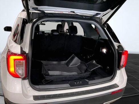 Used 2023 Ford Explorer XLT w/ Equipment Group 202A AWD/4WD image 6