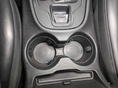 Used 2020 Jeep Cherokee Latitude Plus w/ Cold Weather Group image 24