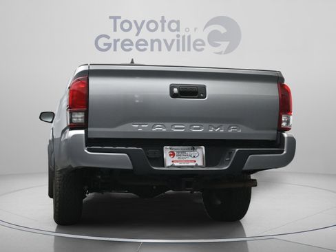 Used 2021 Toyota Tacoma SR AWD/4WD image 12