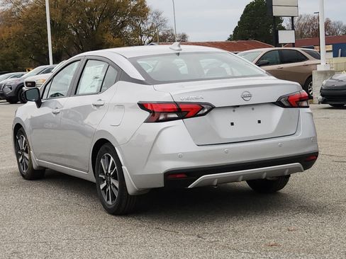 Used 2025 Nissan Versa SV w/ Trunk Package FWD image 4
