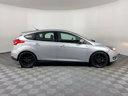 Used 2016 Ford Focus SE w/ Equipment Group 201A image 7
